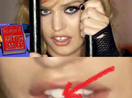 Čo skrýva krásna modelka?:D Pozri sa bližšie :D