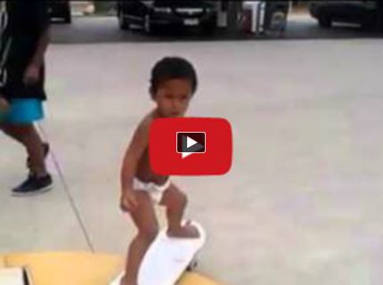 Malý chlapec v plienkach sa stal skatovým kráľom:D