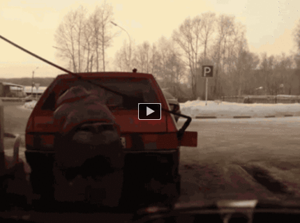 BRATM GIF: Tak toto musíš vidieť! Ako tankujú silní chlapi :D