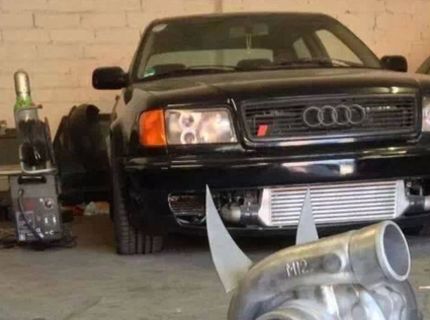 Muži milujú domáce zvieratká :D Hlavne takéhoto TURBOPSA :D