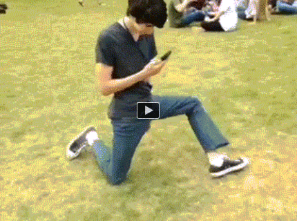 BRATM GIF: WTF?? ČO tie nohy? :D