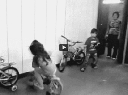 BRATM GIF: A že ženy nevedia parkovať :D