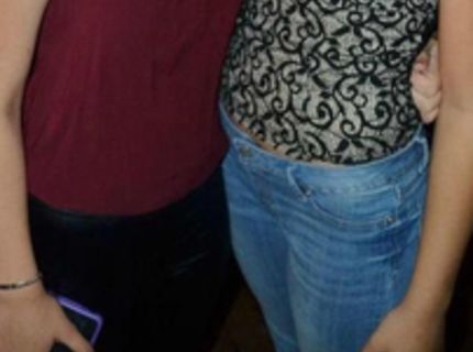 Najlepší objekt zachytený na fotke týchto dvoch slečien :D