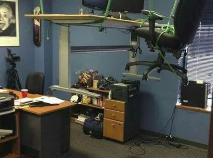 Ako to dopadne, ked budes furt otravovat svojho sefa:D