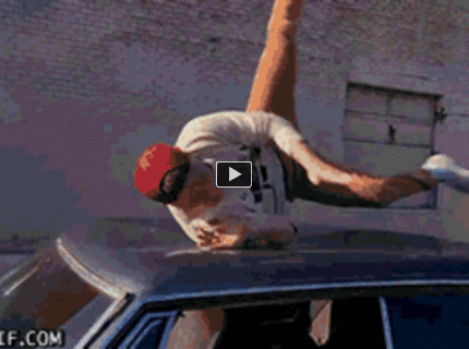 breake dance na kapote auta :) :D