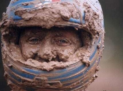 Niečo mi na tej prilbe tuším chýba :) :)