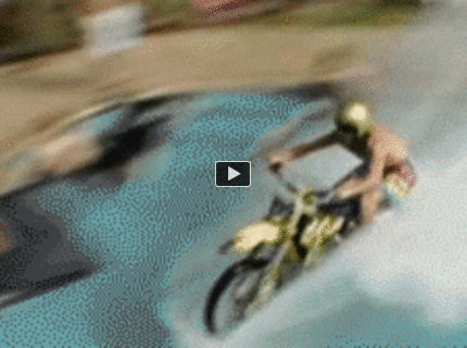 Motorka preletela cez bazén :D