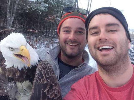 Chalani zachranili orla... a hned po tom spravili tuto sialenu selfie :D