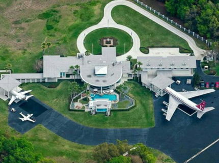 Toto je dom Johna Travoltu.. čo poviete?