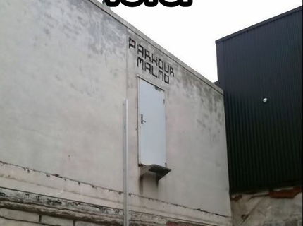 Haluz! Toto je vstup do parkour gymu :D