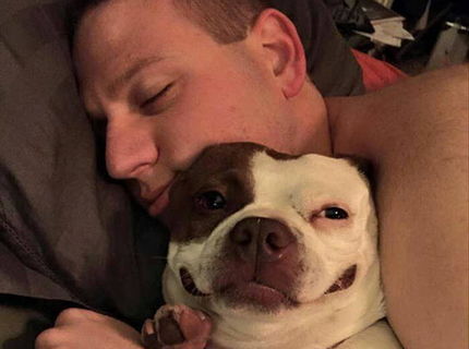 Muz vyhodil svoju manzelku z postele... tu je dovod :D