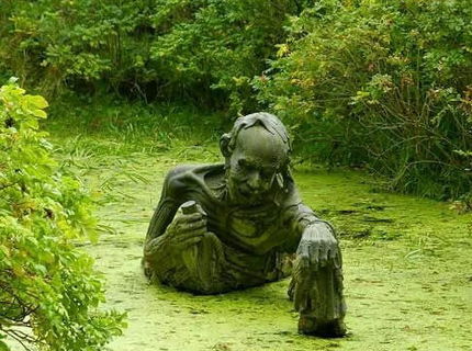 Unikatna socha uprostred jazera :D