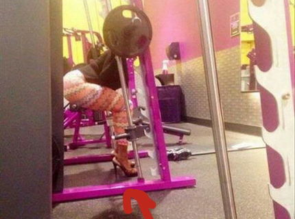 Na tejto fotke nie je niečo v poriadku!