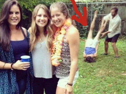 FOTO FAIL! Vidíte čo v pozadí? Auuuu