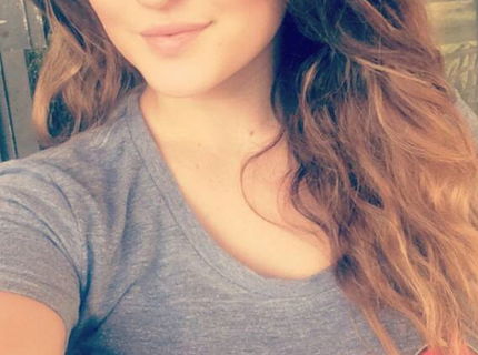 Selfie fotky dievčat, ktoré nenachaju ziadneho chlapa chladnym :) Vol #3