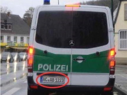 To co maju policajti na tejto SPZ je riadne huste :D