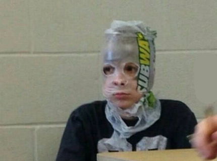 Toto je fail :D chlapec to trosicku prehnal :D