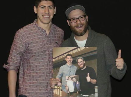 Tento týpek sa vyfotil so svojou celebritou az 3x :D