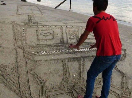 To je úžasné! Pozri ako sa dá hrať na pláži :D