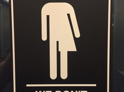 V tomto podniku to neriešia! Pánske aj dámske toalety sú spoločne :D