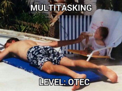 Viete ako si vedia poradiť otcovia s ratolesťami?:D