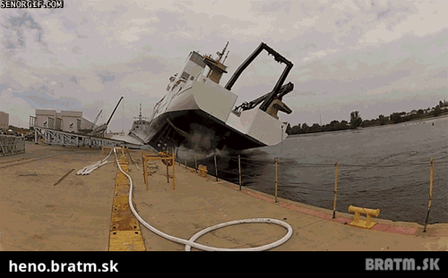 BRATM GIF: Pecka... tak toto je iný pád ! :D :D