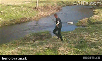 BRATM GIF: Nevydarený pokus o skok  cez vodu :D