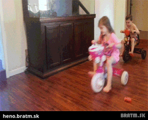 BRATM GIF: Rarita !!! :D žena šoféruje lepšie ako muž :D