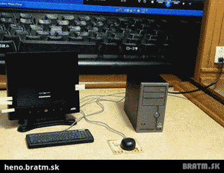 BRATM GIF: Ako vyzerá najmenší počítač :D