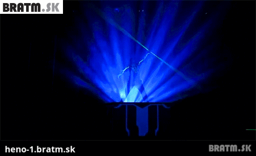 BRATM GIF: Fascinujúca laserová šou :D