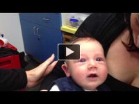 Toto video vás zahreje pri srdci! 7 týždňové bábätko počulo prvý krát hlas svojej mami :)